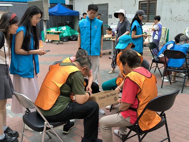 图片9:“分类趣动,银发同行”垃圾分类趣味运动会